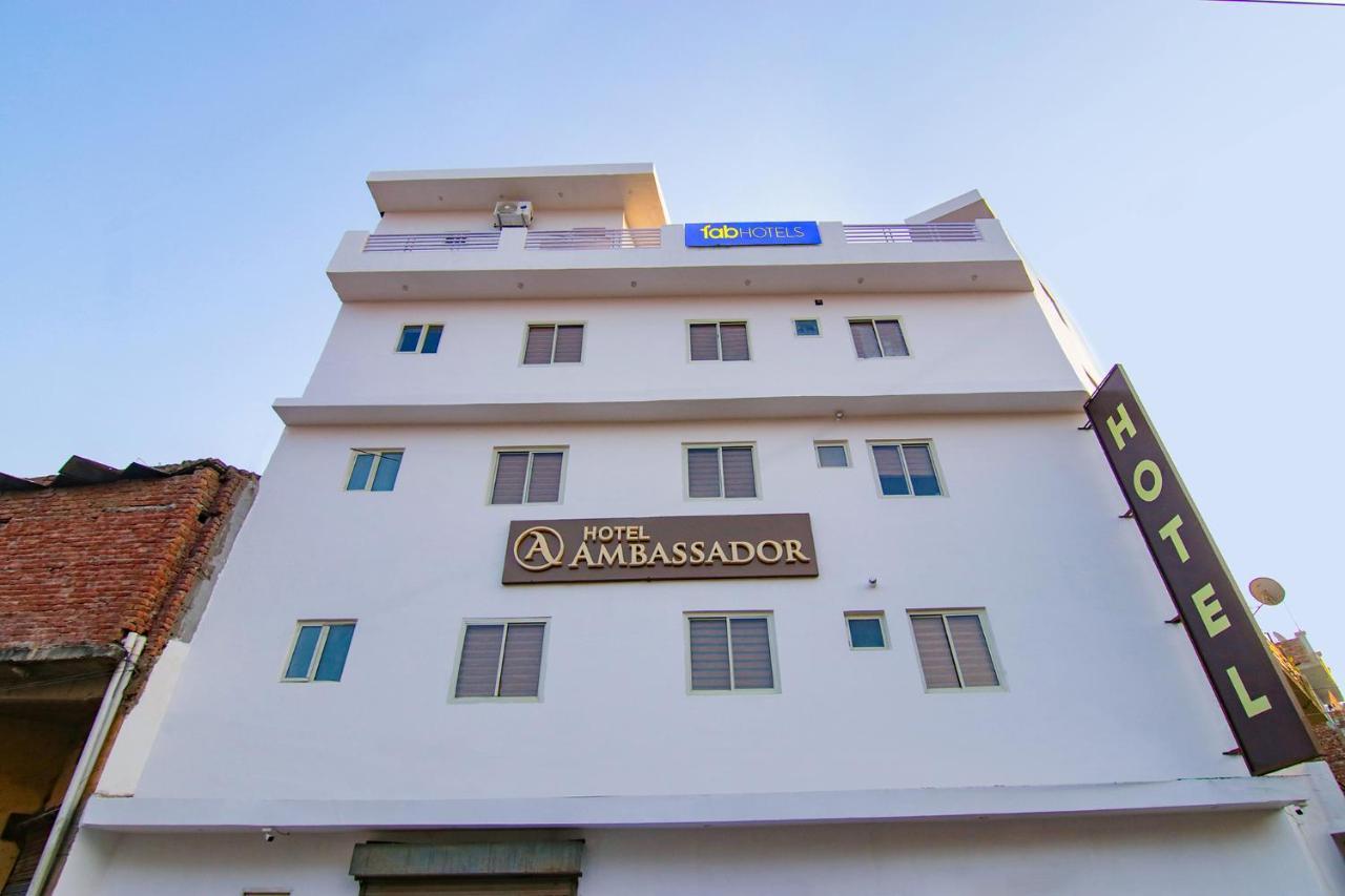 Fabhotel Ambassador Manimajra Buitenkant foto