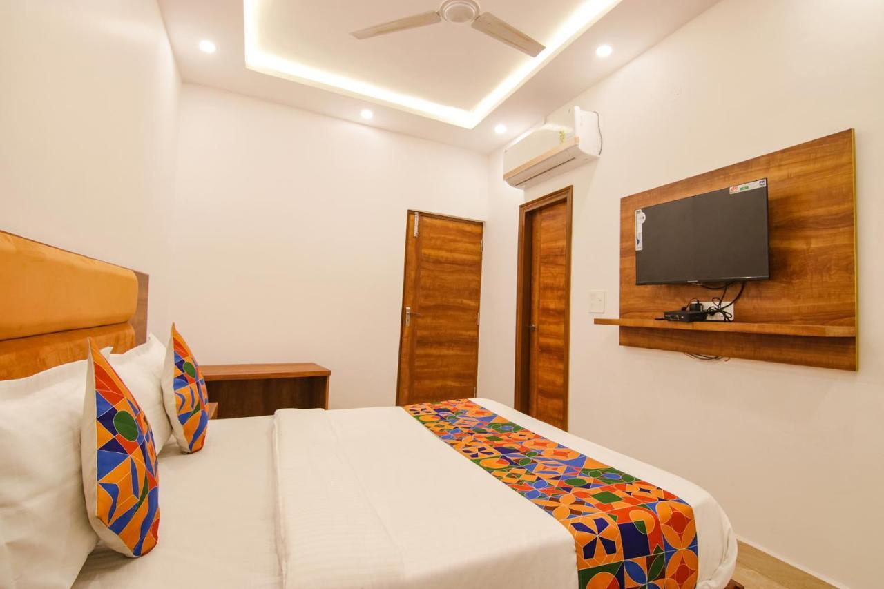 Fabhotel Ambassador Manimajra Buitenkant foto